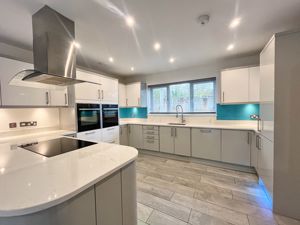 Photo 27- click for photo gallery